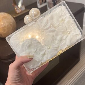 Elegant White Floral Clutch